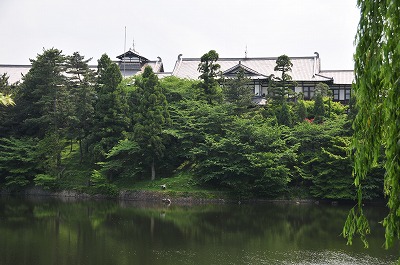 奈良ホテルと荒池