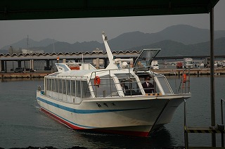 青海島遊覧船「みすゞ」
