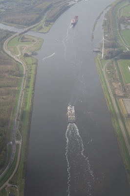 アムステルダム近くの運河
