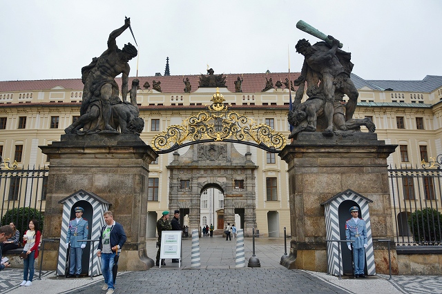 プラハ城正門