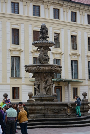 プラハ城　コール噴水