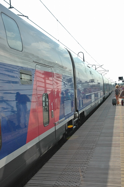 アヴィニョンＴＧＶ駅TGV到着４