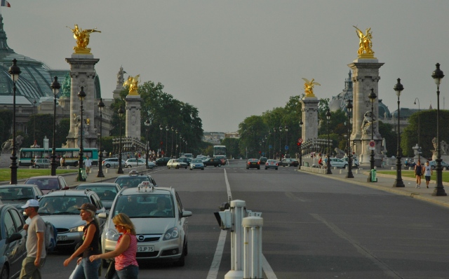パリ到着　アレクサンドル３世橋