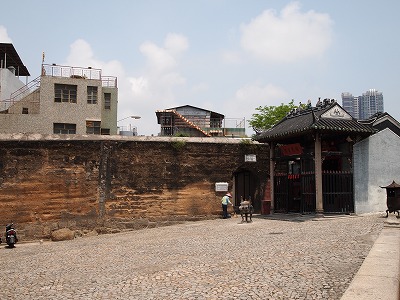 ナーチャ廟　＆　旧城壁
