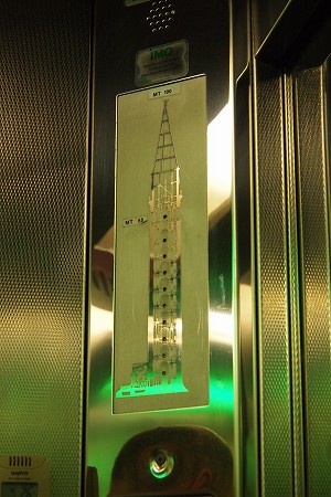 鐘楼のエレベーター