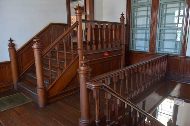 1階に繋がる階段