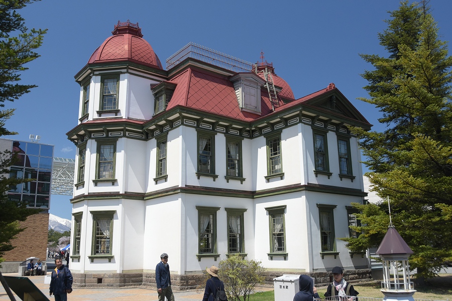 旧弘前市立図書館の裏手