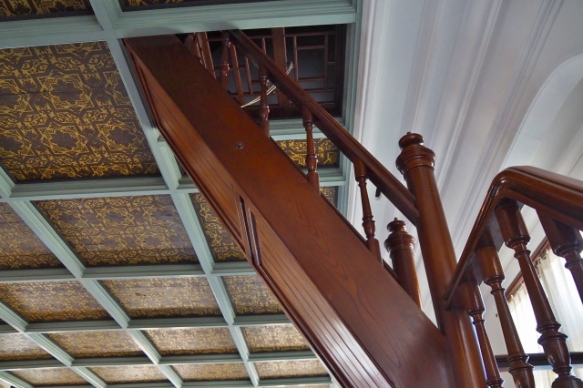 2階から3階に上がる階段