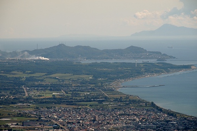 室蘭港の白鳥大橋