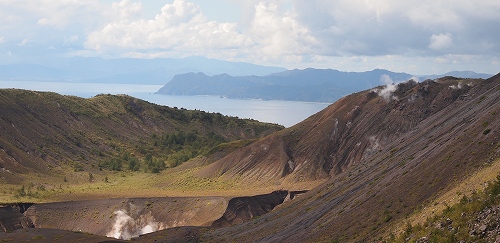 銀沼大火口と小有珠