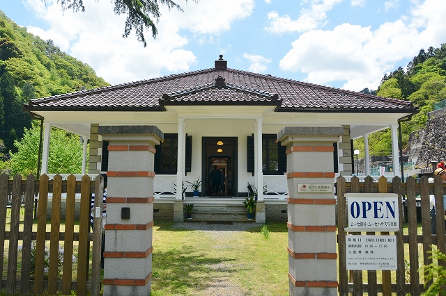 旧神子畑鉱山事務舎(ムーセ旧居）　外観