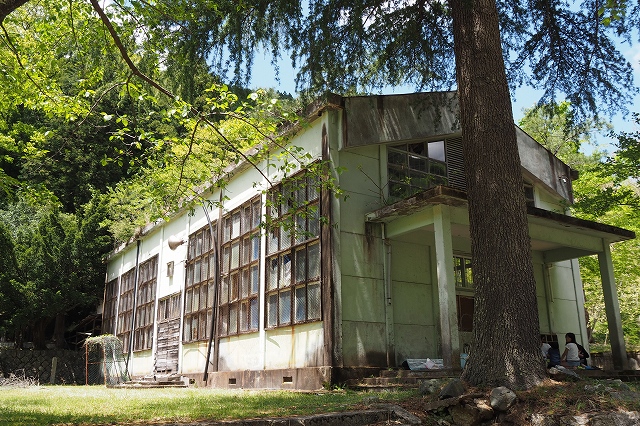 神子畑小学校体育館跡