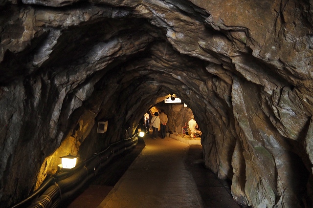 生野銀山 坑道内