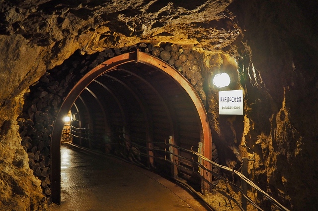 生野銀山 坑道内