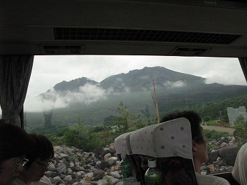 バス車窓からの桜島