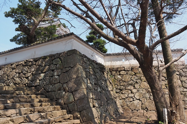 本丸への石垣