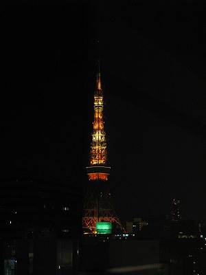 三井ガーデンホテルイタリア街の部屋からの東京タワー