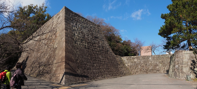 和歌山城　松の丸隅櫓跡の高石垣