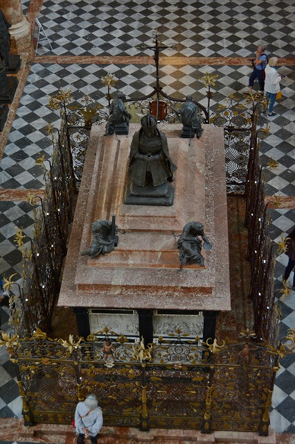 宮廷協会の墓石