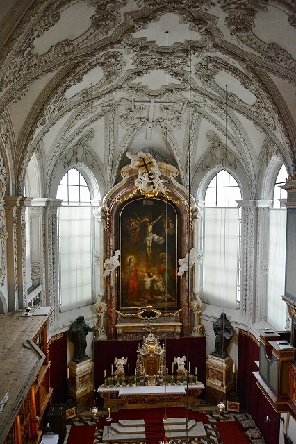 宮廷協会の祭壇