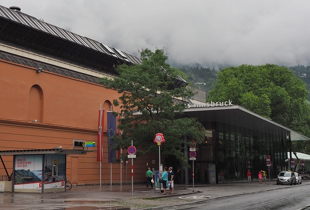 インスブルック駅前