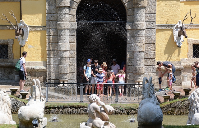 ヘルブルン宮殿　水の庭園