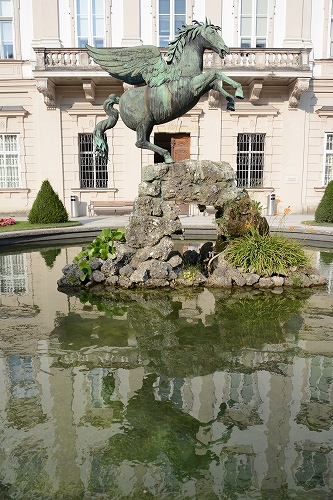 ミラベル庭園＆宮殿　ペガサスの泉