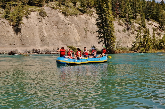 ラフィティングで後続ボート