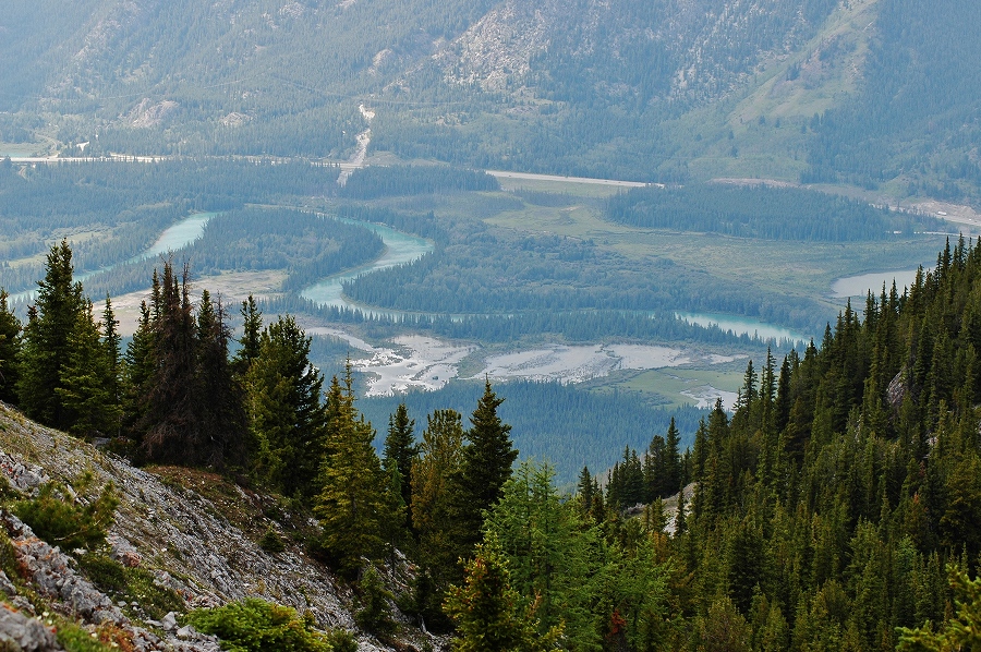 サルファー山からのバーミリオン・レイク3
