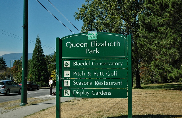 クイーン・エリザベス公園看板