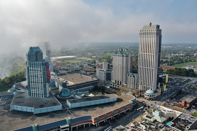 スカイロン・タワーの南西方向