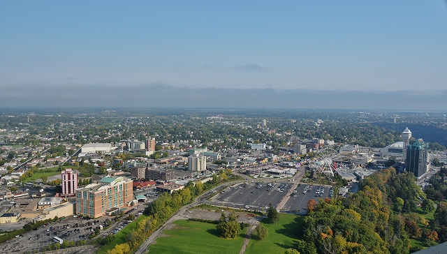 シェラトン・オン・ザ・フォールズ西側