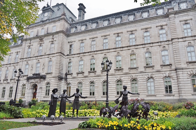 ケベック州議事堂外1