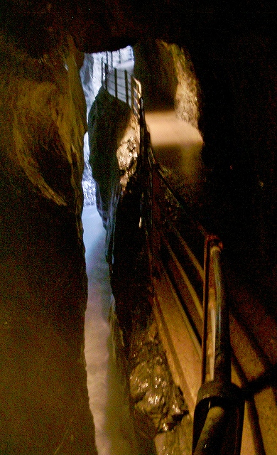 トゥリュンメルバッハの滝内部２