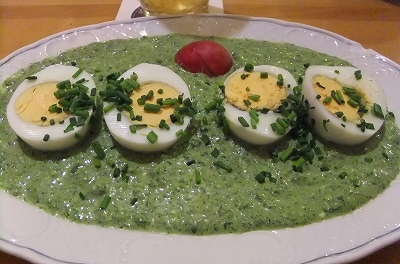 ゆで卵のグリューネゾーセ添え　Eier mit Grüne Soße