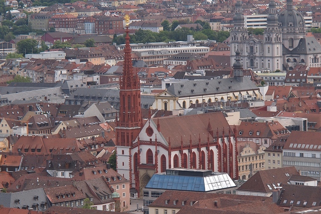 マリエンベルク要塞から見た聖マリア礼拝堂