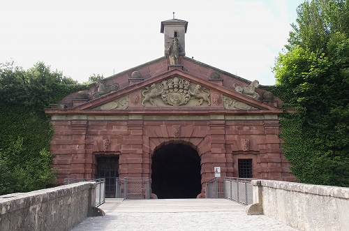 要塞の入口門