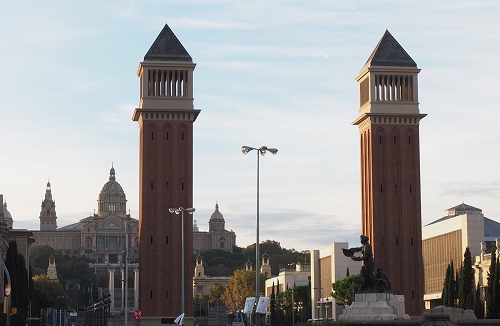 スペイン広場の二つの塔