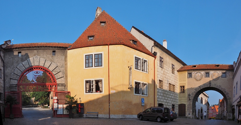 チェスキー・クルムロフ　赤い門