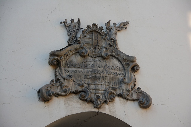 ミハエル門の紋章