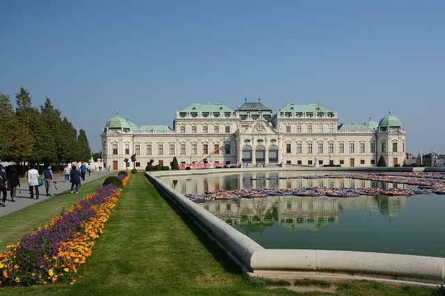ベルヴェデーレ宮殿と前庭