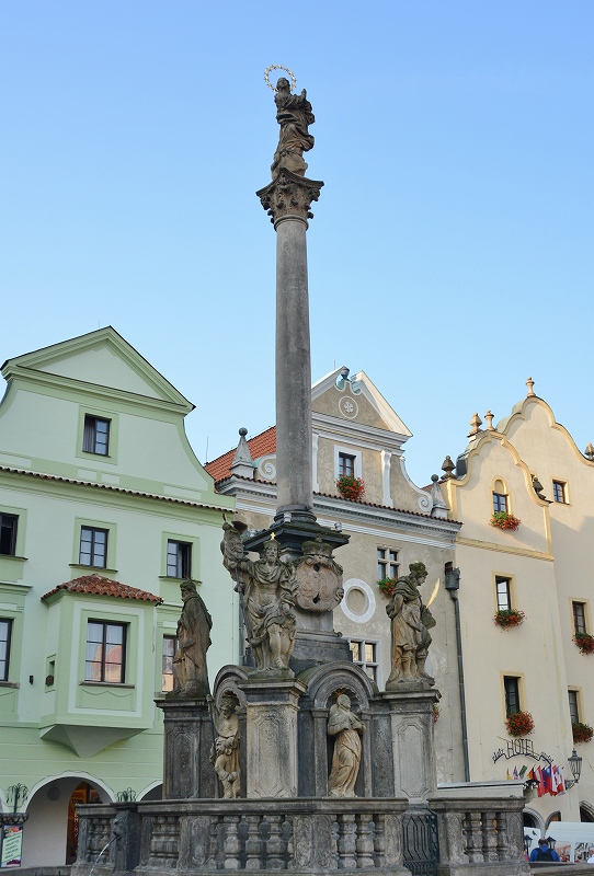 スヴォルノスティ広場　噴水