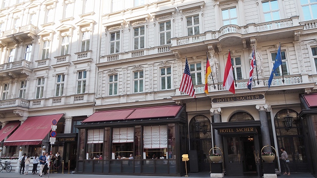 ホテル・ザッハ・ウィーンのカフェ