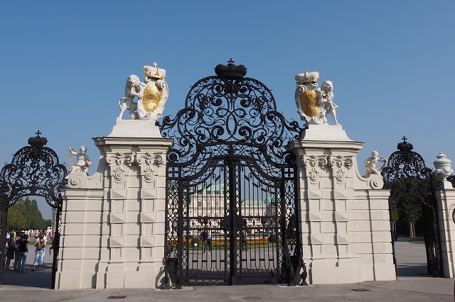 ベルヴェデーレ宮殿の門