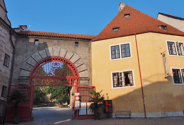 チェスキー・クルムロフ城　赤門