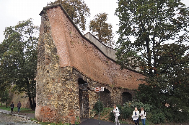 ストラホフ修道院　城壁