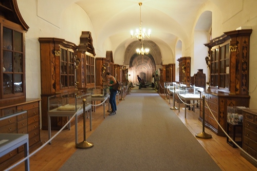 ストラホフ修道院　図書館　廊下