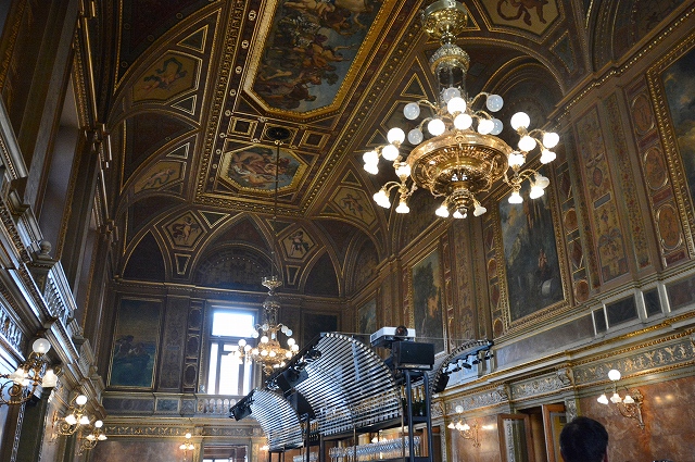 国立オペラ劇場　休憩室