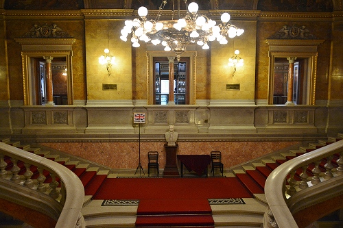 国立オペラ劇場　踊り場