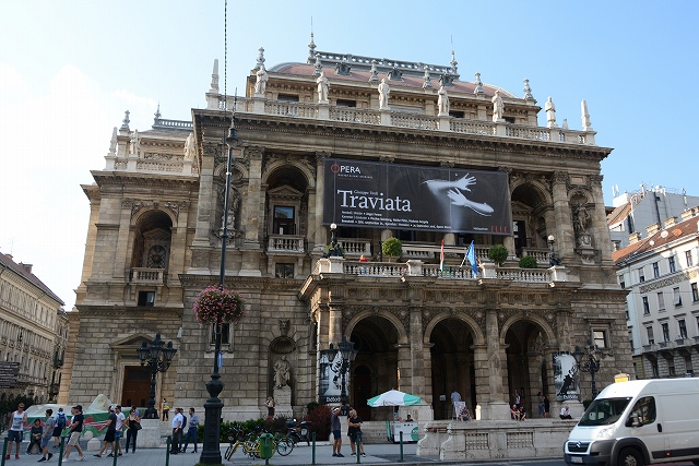 国立オペラ劇場　外観